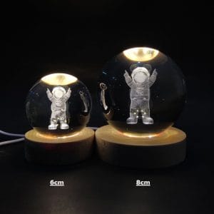 Astronaut Crystal Ball Lamp